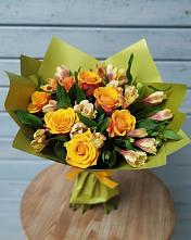 Букет цветов из:  Альстромерии и Розы в Берёзовском Кемеровской области