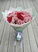 Букет цветов из:  Альстромерии в Берёзовском Кемеровской области