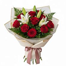 Букет цветов из:  Лилии и Розы в Берёзовском Кемеровской области