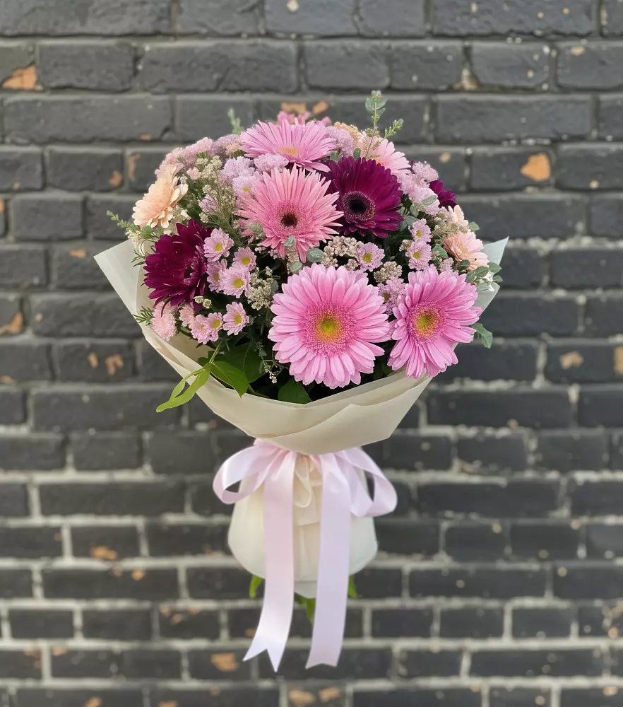 Букет цветов из: Герберы и Хризантемы в Берёзовском Кемеровской области