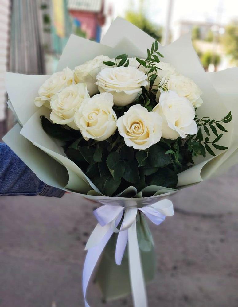 Букет Белые розы Проуд в Берёзовском Кемеровской области