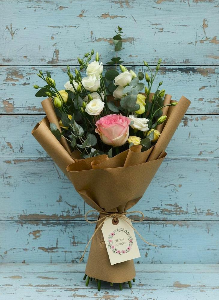 Букет цветов из: Розы и Лизиантусы в Берёзовском Кемеровской области