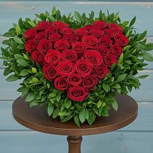 Цветочная композиция из Розы в виде сердца в Берёзовском Кемеровской области