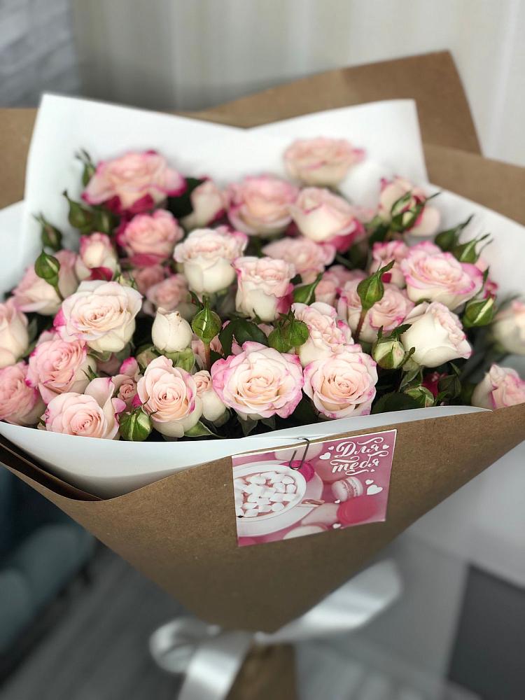 Букет цветов из: Розы в Берёзовском Кемеровской области