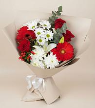 Букет цветов из:  Розы, Хризантемы, Герберы и Лилии в Берёзовском Кемеровской области