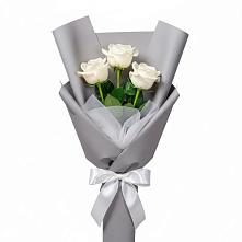 Букет 3 белые розы в Берёзовском Кемеровской области