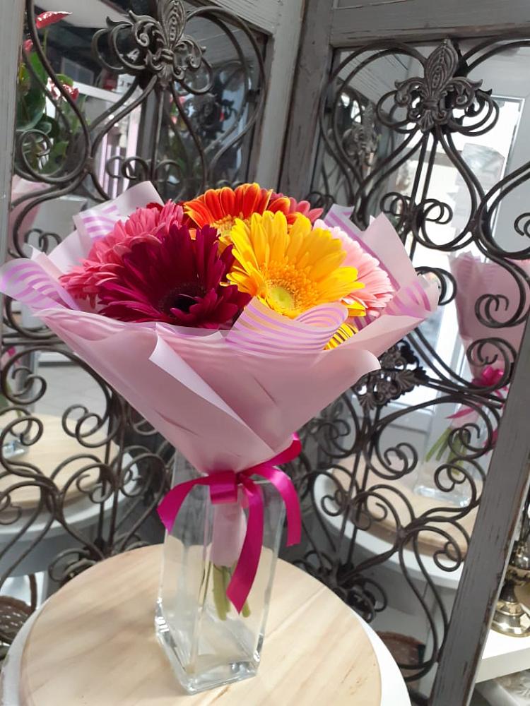 Букет цветов из: Герберы в Берёзовском Кемеровской области