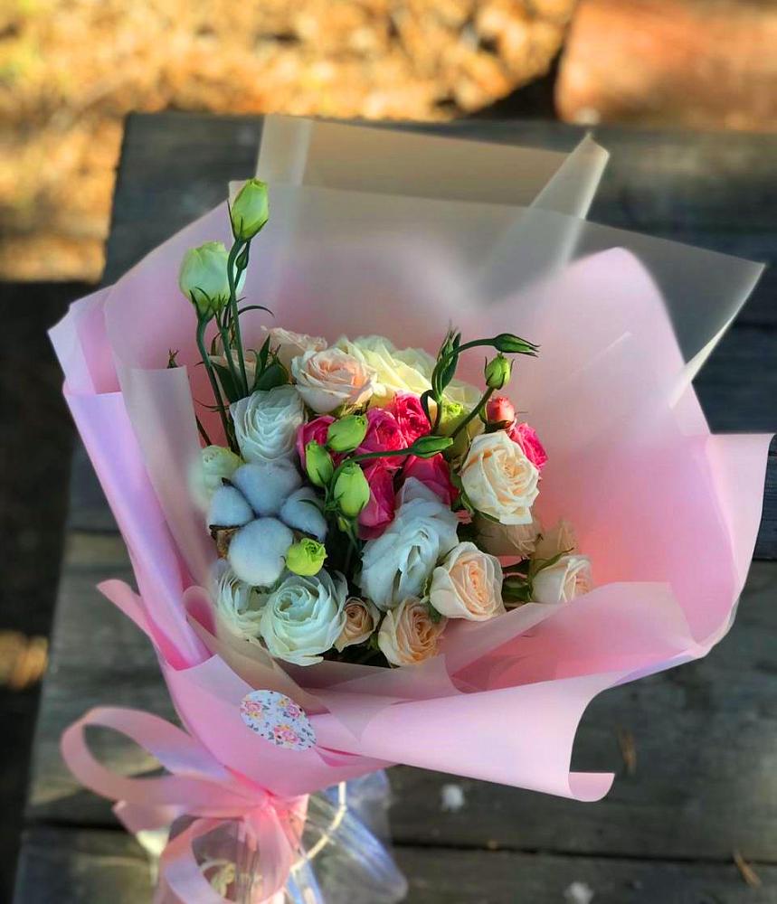 Букет цветов из: Розы и Лизиантусы в Берёзовском Кемеровской области