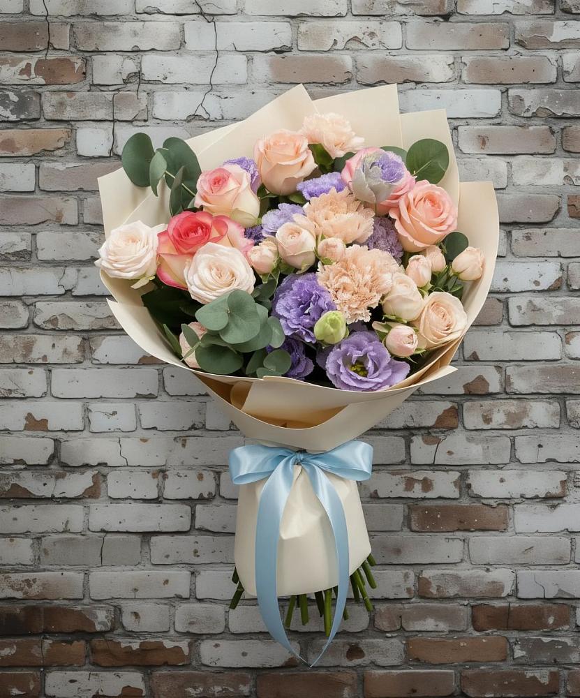 Букет цветов из: Розы, Лизиантусы и Гвоздики в Берёзовском Кемеровской области