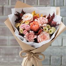 Букет цветов из:  Гвоздики, Хризантемы и Розы в Берёзовском Кемеровской области