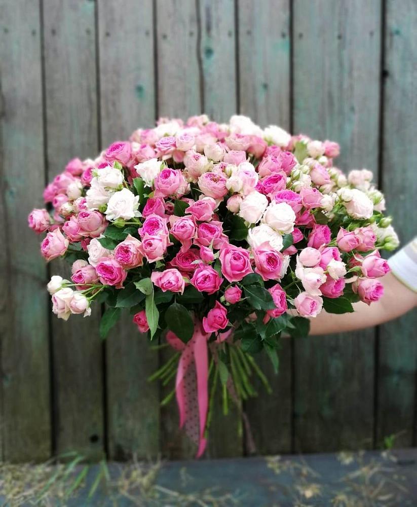 Букет Розовые кустовые розы Натали и Лав Лидия в Берёзовском Кемеровской области