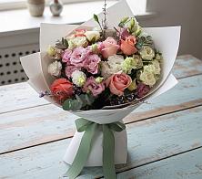 Букет цветов из:  Розы, Лизиантусы и Гвоздики в Берёзовском Кемеровской области