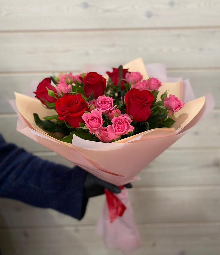Букет цветов из: Розы в Берёзовском Кемеровской области