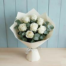 Букет Белые розы в Эвкалипте в Берёзовском Кемеровской области