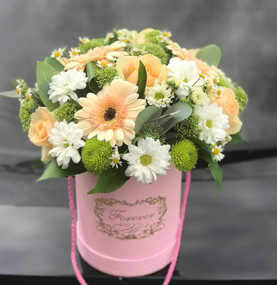 Цветочная композиция из Розы, Герберы и Хризантемы в шляпной коробке в Берёзовском Кемеровской области