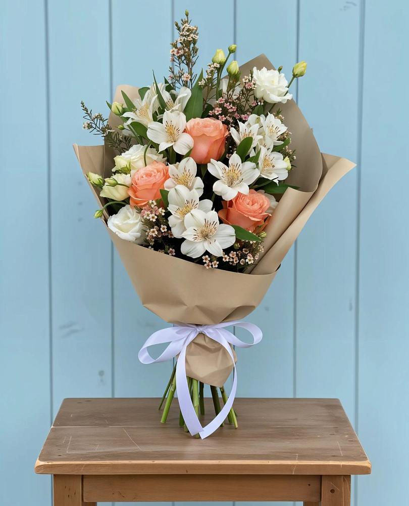 Букет цветов из: Альстромерии, Лизиантусы, Розы и Хризантемы в Берёзовском Кемеровской области