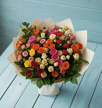 Букет Микс из разноцветных кустовых роз в Берёзовском Кемеровской области