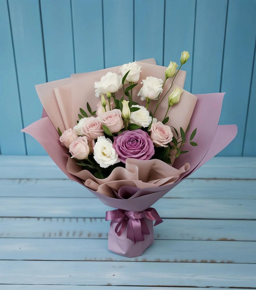 Букет цветов из: Розы и Лизиантусы в Берёзовском Кемеровской области